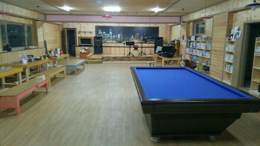 천마민박